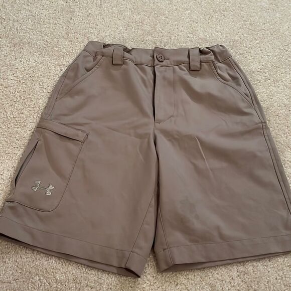 BOYS SIZE YOUTH MEDIUM UNDER ARMOUR DRESS SHORTS - Picture 1 of 9